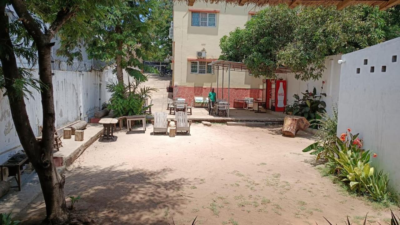 נאמפולה Ruby - Casa De Hospedes - Backpackers מראה חיצוני תמונה